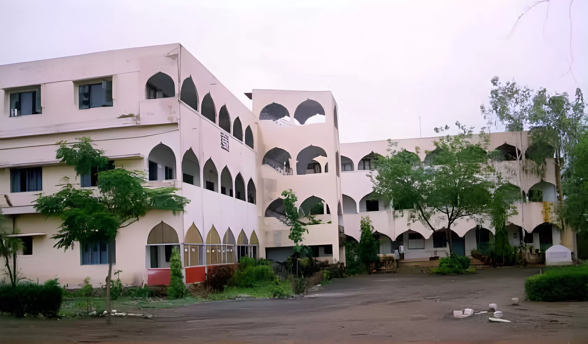Khaja Banda Nawaz Medical College  (Muslim)